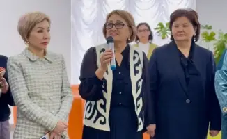 «День Шанырака»: матерям новорожденных детей в роддоме подарили колыбели и подарки