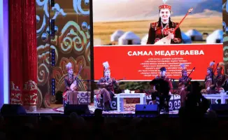 Круглосуточный марафон жыров стартовал в Актобе с участием молодых исполнителей