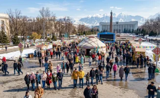 Международный обзор: Дело замакима ВКО, температурный рекорд и дополнительный выходной в Казахстане - главные события 19 марта