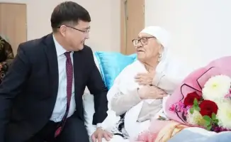 Казыгурт: Поздравление бабушек-долгожительниц