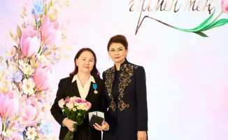 8 Марта: Женщины получили награды от Президента!