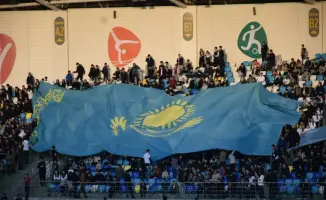 Футбольный матч на стадионе Туркестан: праздник патриотизма