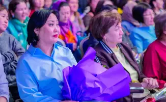 В Астане цветы и женщины объединили сердца!