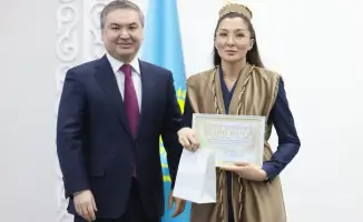 Наурыз в Министерстве промышленности и строительства Ерсайын Нагаспаев поздравил сотрудников