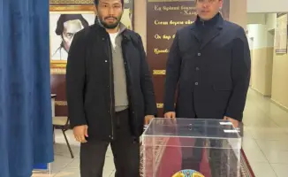 Демеу Жадраев, олимпийский серебряный призёр, принял участие в республиканском референдуме