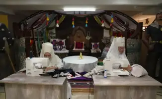 Мастер-класс по созданию головного убора кимешек провели для столичных пенсионеров