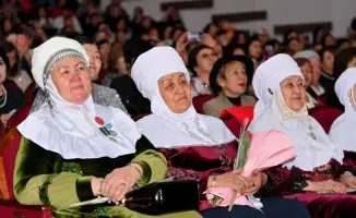 Празднование 8 Марта в Семее: признание вклада женщин в развитие региона