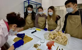 Мастер-класс по сохранению редких книг в Национальном центре рукописей: искусство восстановления исторического наследия