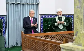 Президент Токаев посетил мавзолей Ходжи Ахмеда Яссауи в Туркестане