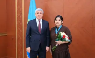 Поздравление женщин Карагандинской области с 8 Марта