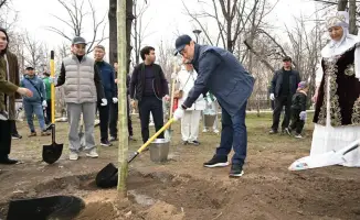Субботник в Алматы Тазару күні участие акима и горожан