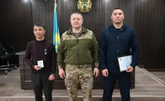Сержант Вооруженных сил получил медаль за спасение людей во время пожара в Таразе