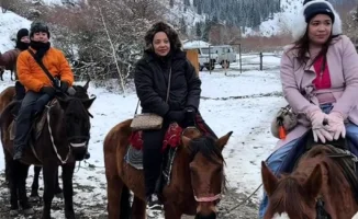 Туристы из ОАЭ благодарят алматинцев за поддержку во время задержки поездки из-за закрытия воздушного пространства