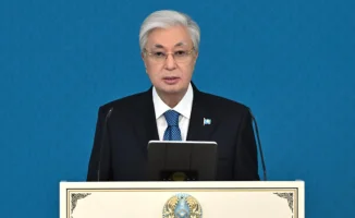 Токаев наградил чемпиона Паралимпийских игр Ербола Хамитова в Астане