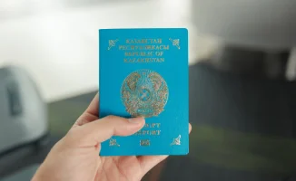 Казахстанцы за границей теперь оформят паспорт в два раза быстрее