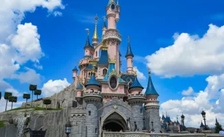 Переименование и обновление парка в Париже: как Disney Adventure World изменит туристический поток