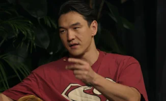 МИД Казахстана прокомментировал ситуацию с комиком Нурланом Сабуровым, отметив, что она подпадает под юрисдикцию ведомства. Это заявление сделано на фоне запрета на въезд для Сабурова.