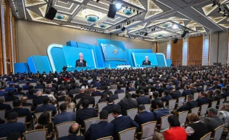 Касым-Жомарт Токаев отметил дефицит доверия между ведущими державами, подчеркивая необходимость укрепления международного сотрудничества и диалога для решения глобальных проблем.