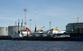 Трамп приостановил санкции на российскую нефть: глобальные рынки ожидают изменения в ценах и поставках до 11 апреля