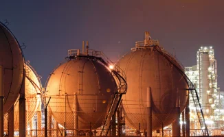 Приостановка добычи газа в Катаре: последствия для местного населения и экономики на фоне геополитической нестабильности