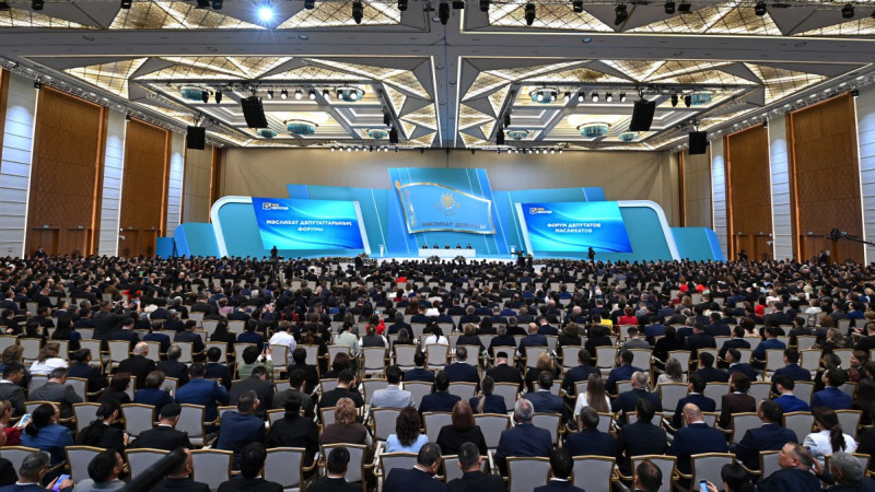 Токаев анонсировал ротацию председателей маслихатов на ІІІ республиканском форуме депутатов в Астане Астане