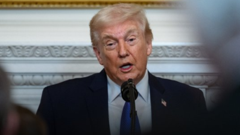 Президент США Дональд Трамп поручил Американской корпорации по финансированию и развитию (DFC) немедленно начать предоставление страховки и военного эскорта судам, проходящим через Ормузский пролив. Это решение направлено на обеспечение безопасности морск Астане