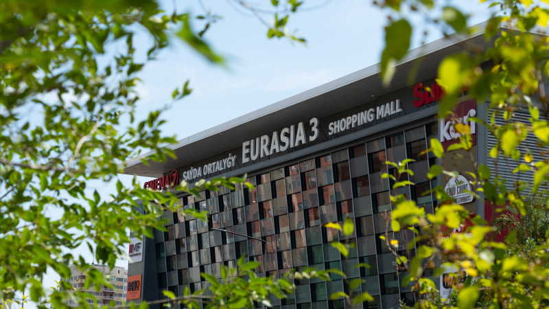 Торгово-развлекательный центр "Евразия" в Астане продолжает работу в обычном режиме: арендаторы открыты для посетителей Астане