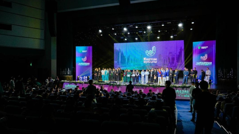 Молодежь 'Жайдарман': Конституция в новом свете или тень прошлого? Астане