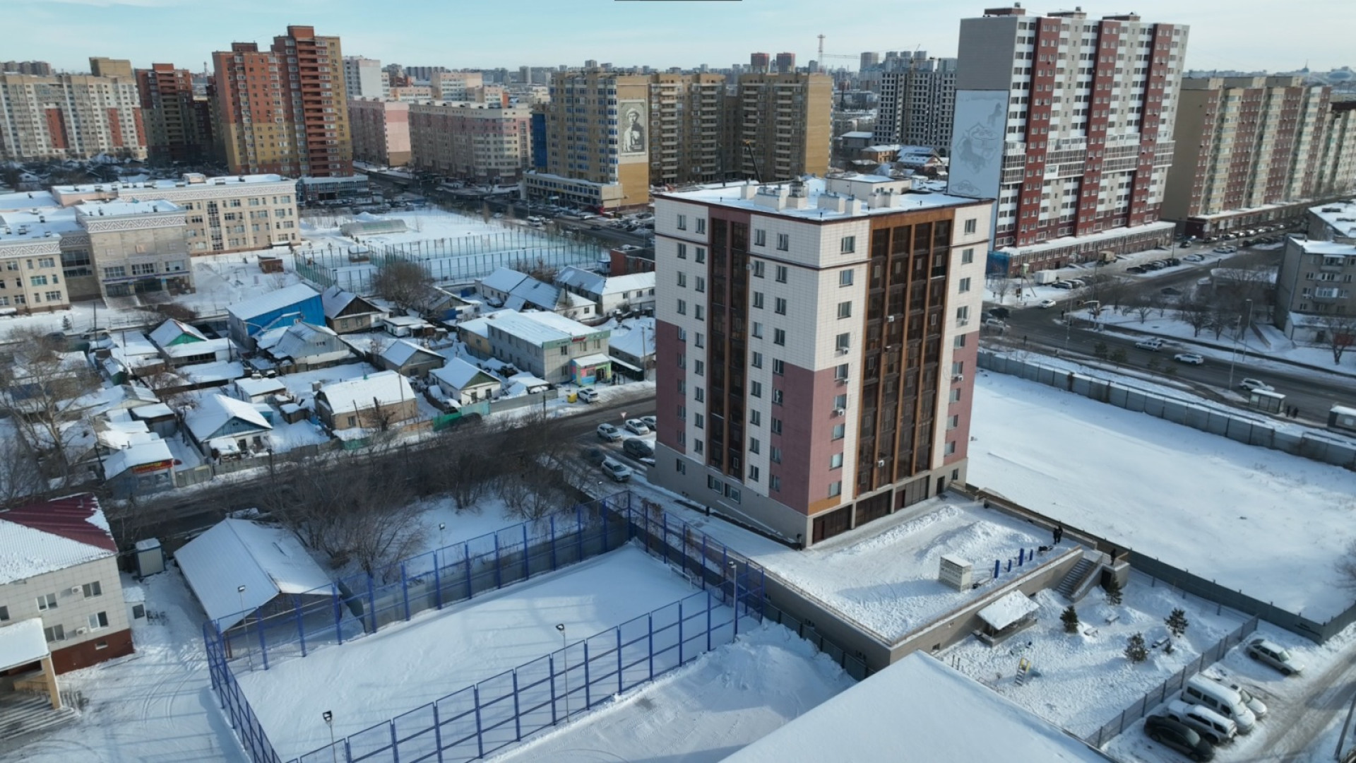 ЖК "Жайлау" с лишним этажом - фото сверху 