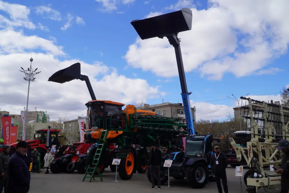 Готовность к посевной обсудили в Акмолинской области (7)