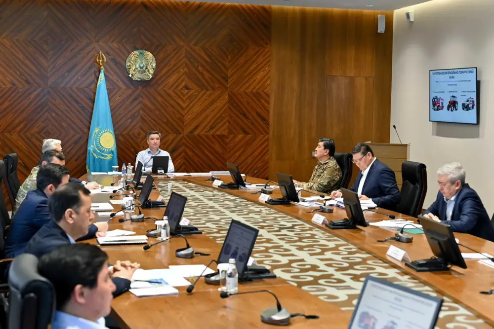 Абайская область: огненные барьеры и небесные стражи в борьбе с пожарами Астане