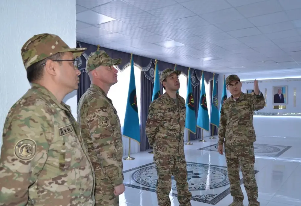 Заместитель Главнокомандующего Нацгвардией посетил РгК «Батыс» (3)