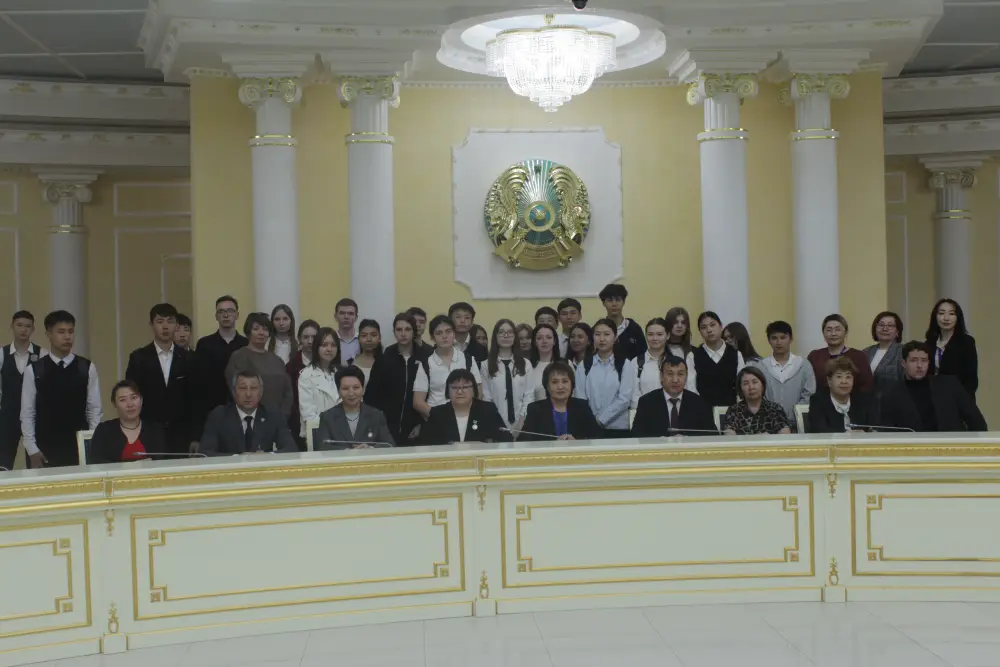 В целях продвижения ценностей государственной службы и ранней профессиональной ориентации среди школьников в Акимате Костанайской области проведено мероприятие с учащимися школ г. Костаная (4)