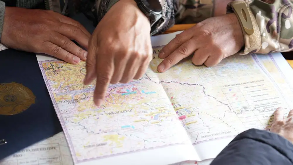 Аким ВКО проверил ход противопаводковых работ в районах региона (5)