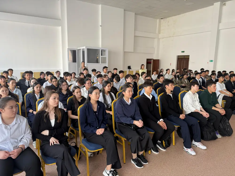 лекция о цифровой безопасности для школьников Астаны дропы дипфейки интернет-угрозы правовые последствия Астане