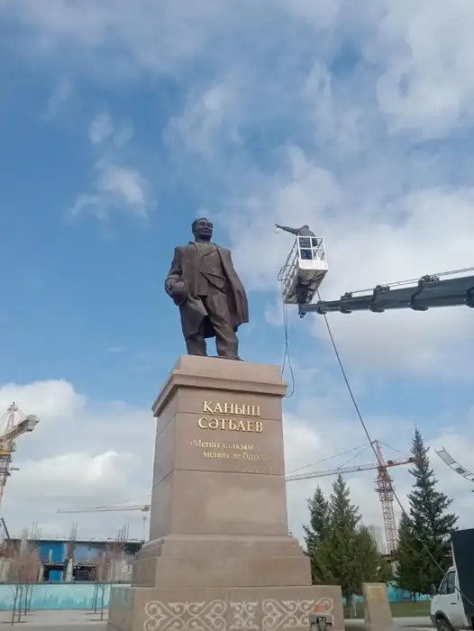 Очистка памятников в Астане: укрепление культурной идентичности и забота о наследии Астане