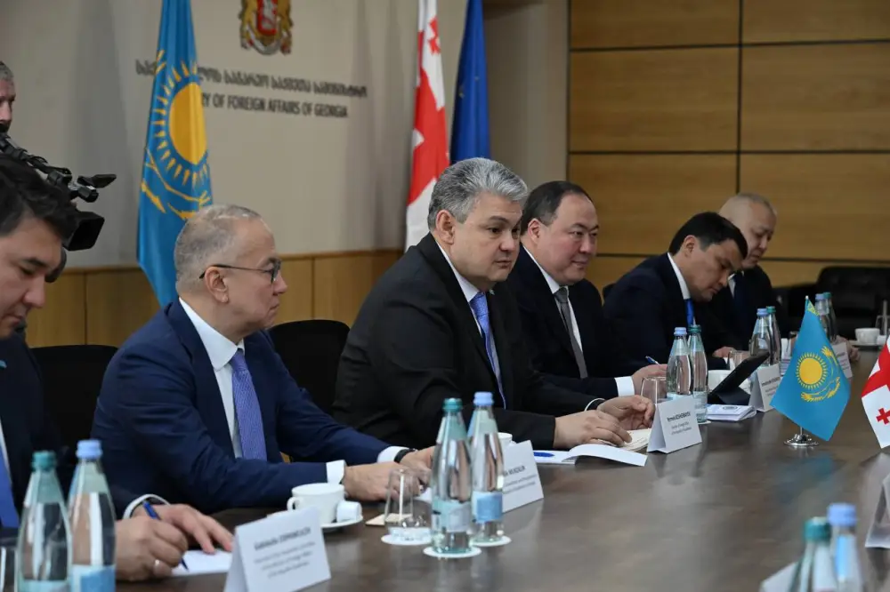 Главы МИД Казахстана и Грузии обсудили планы по углублению взаимовыгодного сотрудничества (5)