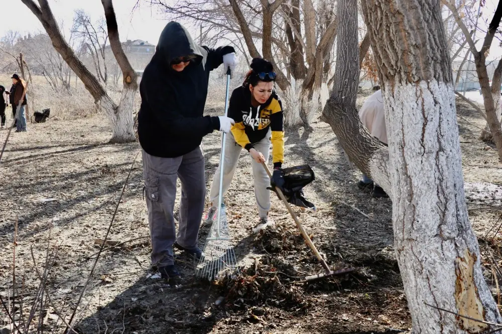 В Рудном прошёл общегородской субботник (2)