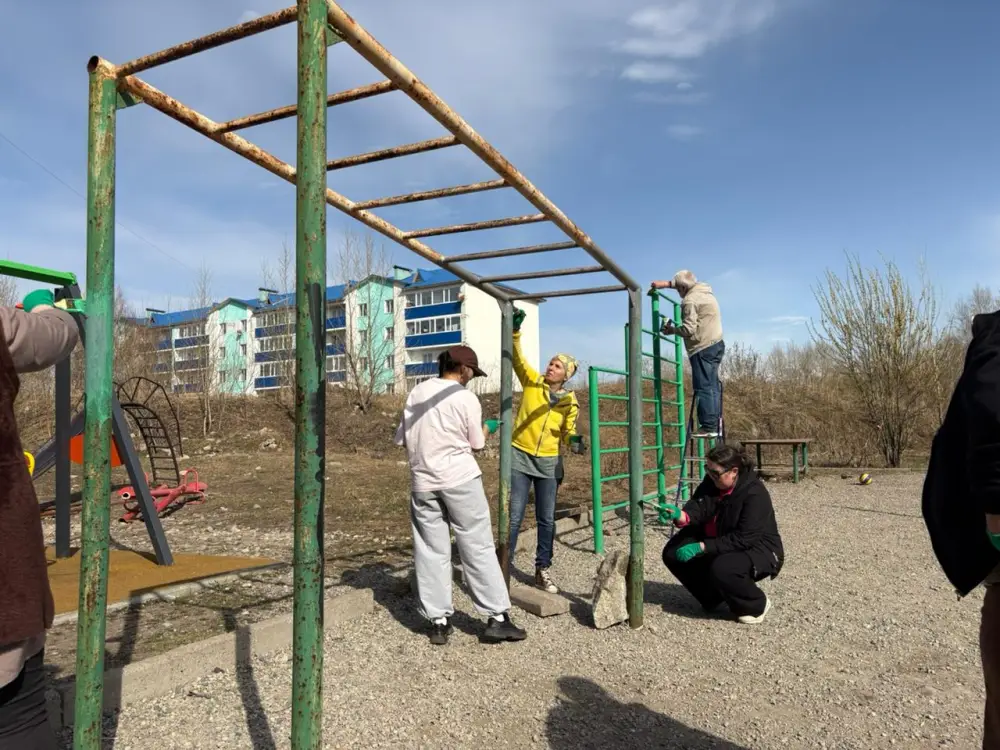 Жители Риддера на субботнике собрали более 5 тонн мусора (7)