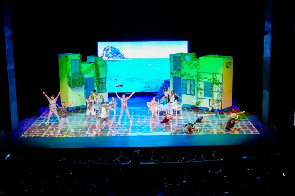 В Астане впервые выступил Восточно-Казахстанский театр драмы и оперетты (8)