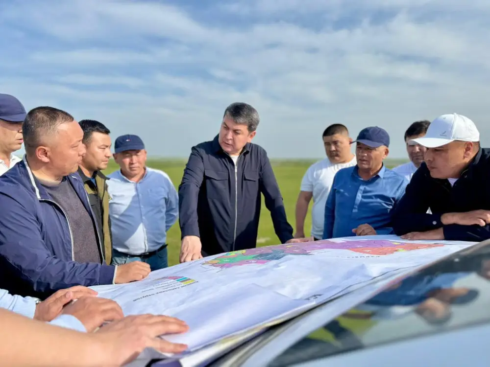 ТҮРКІСТАН: КЕЛЕСТЕ ШЕГІРТКЕ МЕН ЗИЯНКЕСТЕРМЕН КҮРЕС ЖӨНІНДЕГІ ШТАБ ОТЫРЫСЫ ӨТТІ (4)