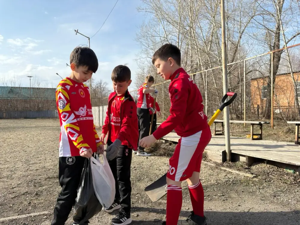 Жители Риддера на субботнике собрали более 5 тонн мусора (8)