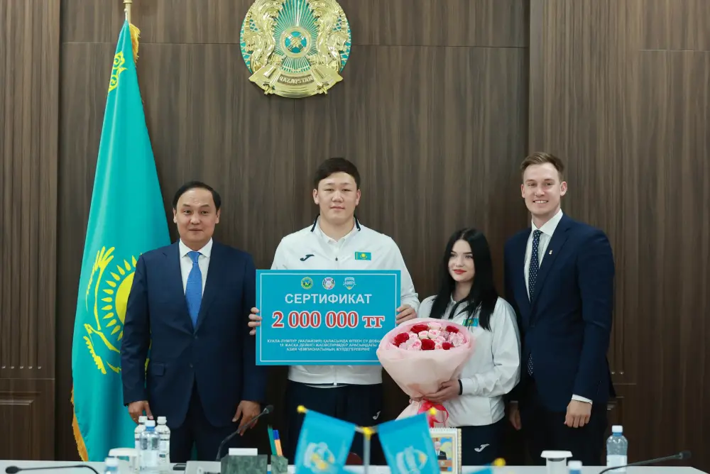 Ербол Карашукеев встретился с жамбылскими ватерполистами (8)