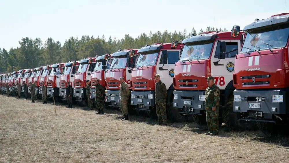 Премьер-министр Олжас Бектенов проверил систему раннего обнаружения лесных пожаров в «Семей орманы» Астане