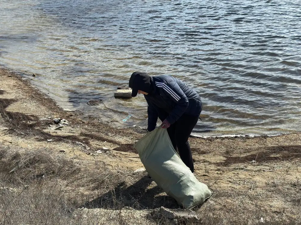 В Мангистауской области прошёл масштабный субботник с участием около 8000 человек (8)