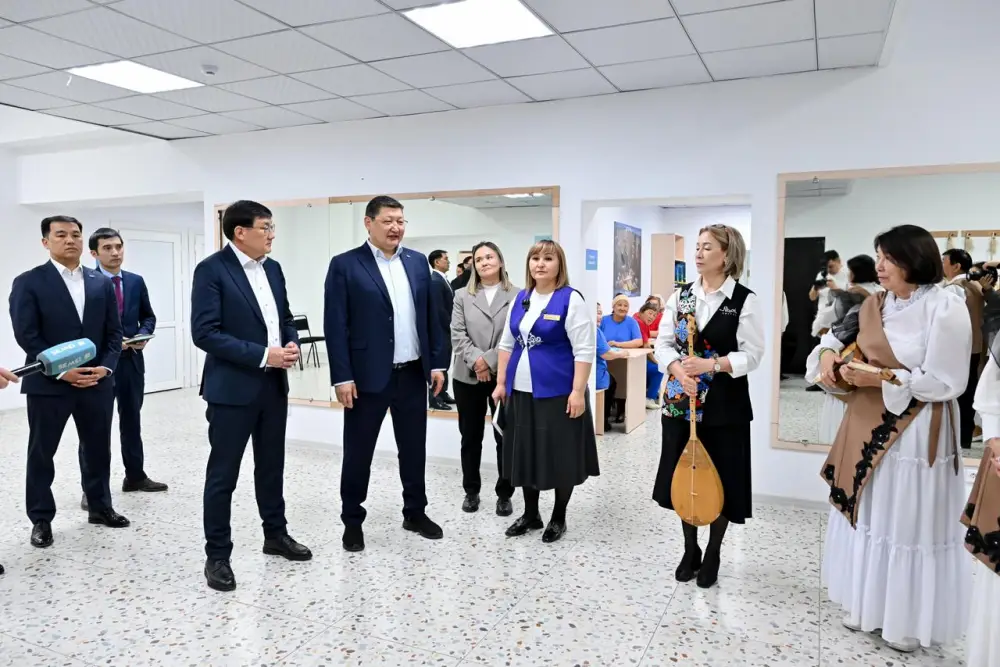 Аким области посетил социальный центр в Семее (6)