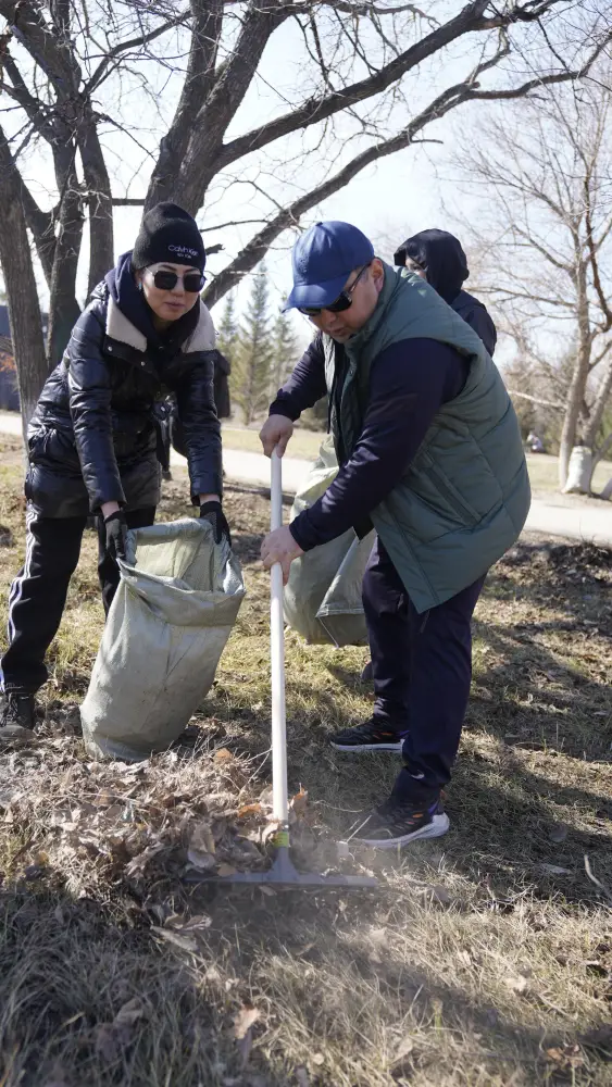 Тысячи жителей Абайской области участвуют в субботнике, посвященном экологии Астане