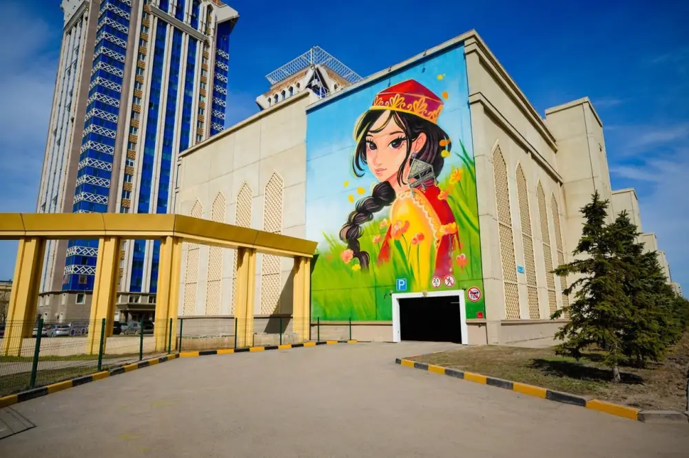Новый мурал появился на фасаде одного из зданий в Астане (6)