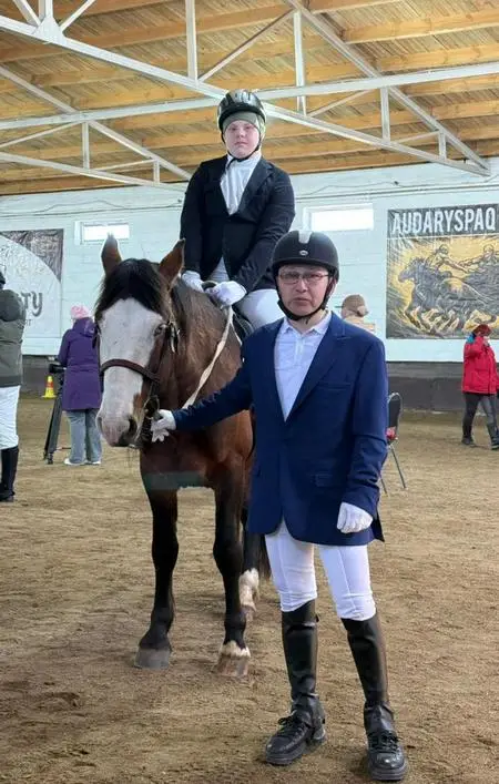 Спорт без границ: в Караганде особенные спортсмены соревновались в верховой езде (2)