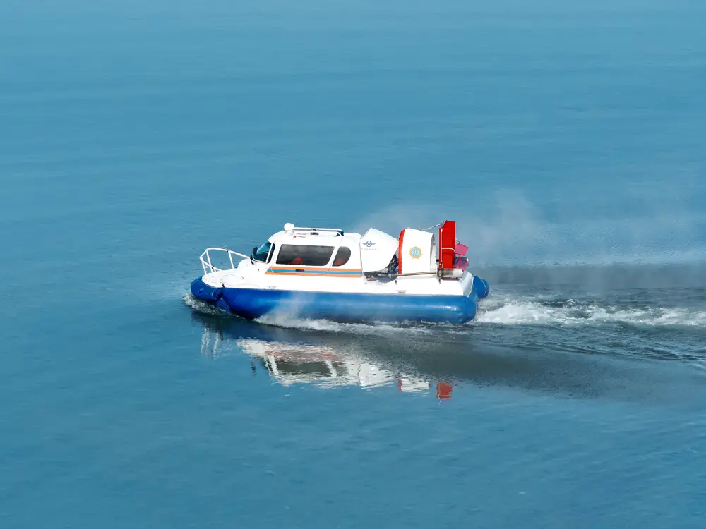 Спасатели МЧС патрулируют на озере Балхаше (4)